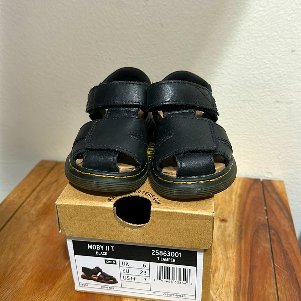 Dr. Martens Moby ll Toddler sandals